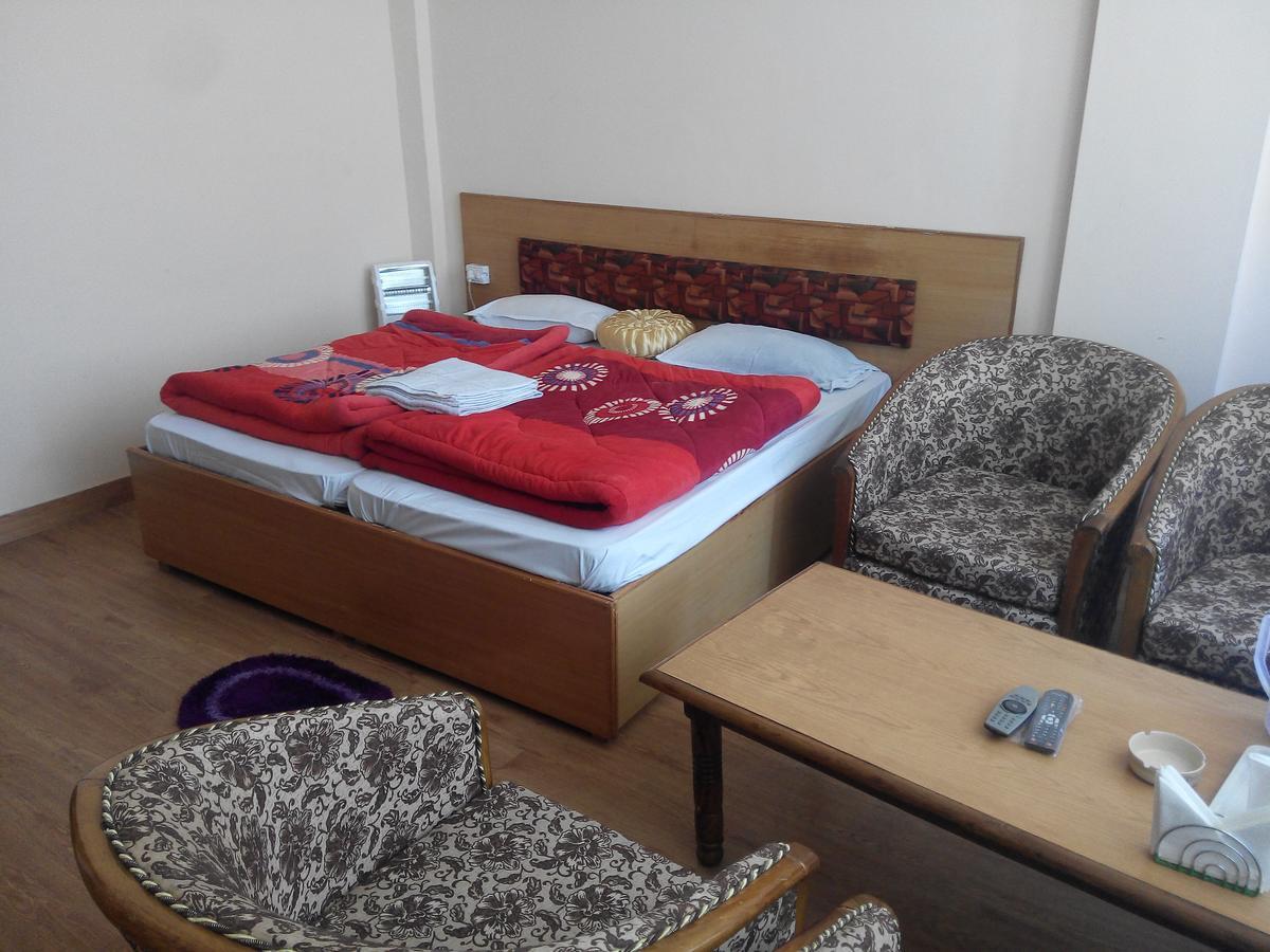 Hotel Mount View Joshīmath Kültér fotó